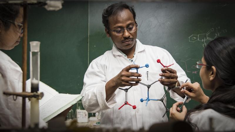 आरेदथ सिद्धार्थ, नंदिनी भोसले, हसन कुमार गुंडू, कम्युनिकेशन डिझाईन , आयडीसी, आयआयटी मुंबई आरेदथ सिद्धार्थ, नंदिनी भोसले, हसन कुमार गुंडू, कम्युनिकेशन डिझाईन , आयडीसी, आयआयटी मुंबई