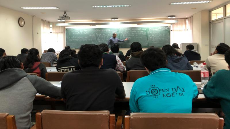 Enthusiastic students attending the LPS workshop in Delhi | Credits - Aishwarya Viswamitra Indian Statistical Institute at Delhi hosts the 14th annual workshop on probability and stochastic processes