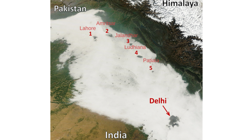चित्र:३० जनवरी २०१४ (स्थानीय समय करीब १०.३० AM) पर लिए गए NASA के MODIS sensor से भारत और पाकिस्तान के ऊपर के भाग के चित्र, जिनमे हम दिल्ली और गंगा नदी के मैदानों में बसे कई नगरों के ऊपर काफी बड़े कोहरा-सूराख देख सकते हैं। चित्र:३० जनवरी २०१४ (स्थानीय समय करीब १०.३० AM) पर लिए गए NASA के MODIS sensor से भारत और पाकिस्तान के ऊपर के भाग के चित्र, जिनमे हम दिल्ली और गंगा नदी के मैदानों में बसे कई नगरों के ऊपर काफी बड़े कोहरा-सूराख देख सकते हैं।