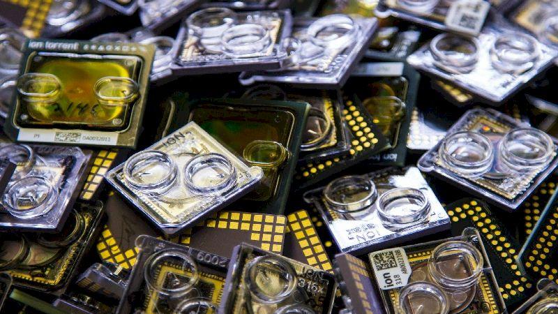 Photo by National Cancer Institute on Unsplash New research illuminates the path to ultrasensitive biosensors