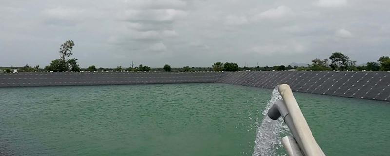 Plastic-lined farm ponds exacerbate water scarcity in semi-arid regions